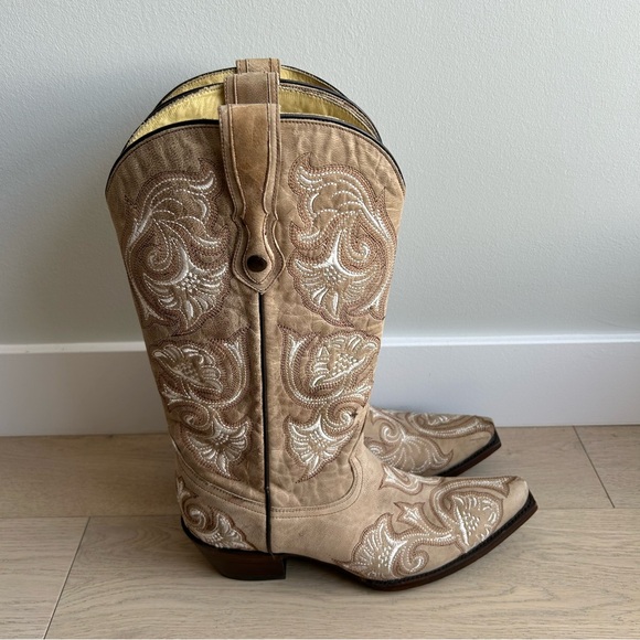 Corral Women’s cowboy boots size 9 - Picture 2 of 9